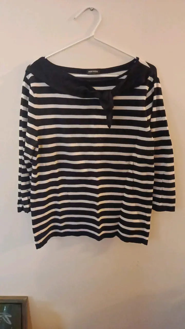 Chaqueta blanco y negro con bolsillos y boton - 2