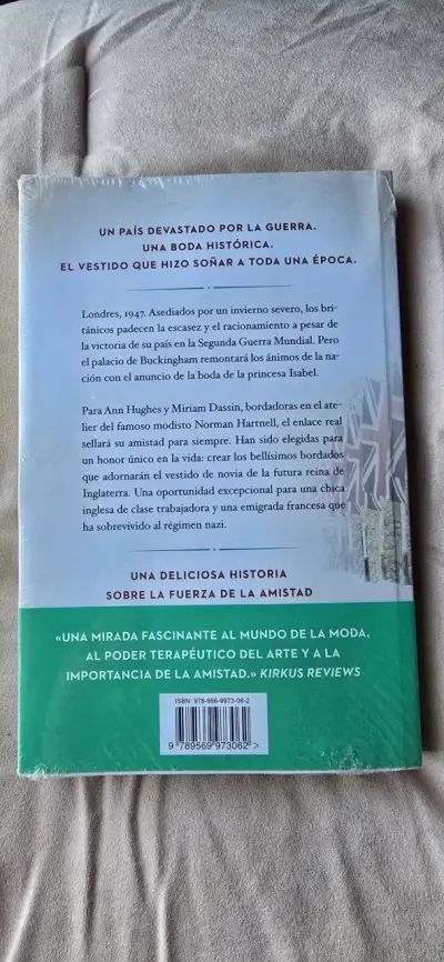 Libro 'El Vestido' de Jennifer Robson - sellado - miniatura 2