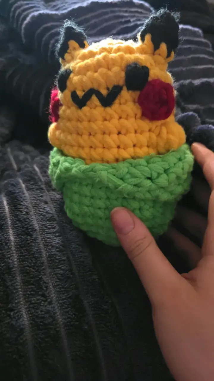 Muñeco a crochet Mimikyu choclo hecho a mano - 2