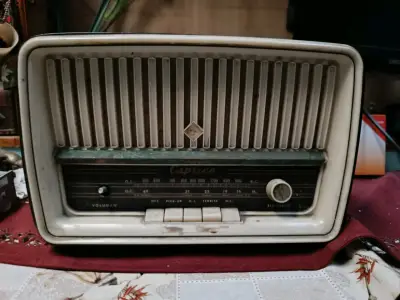 Radio vintage Caprice Atlanta 583 - miniatura 1