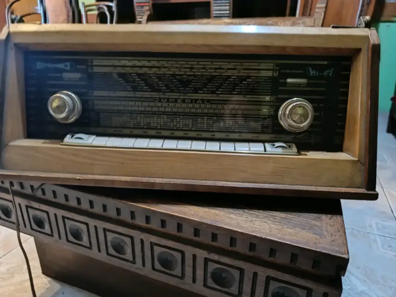 Radio antigua de madera Imperia Hi-Fi - 1