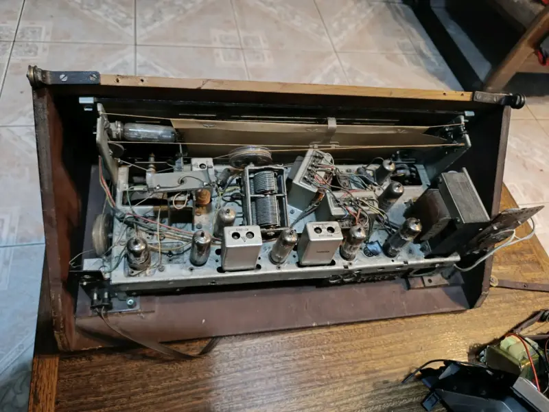 Radio antigua de madera Imperia Hi-Fi - 2