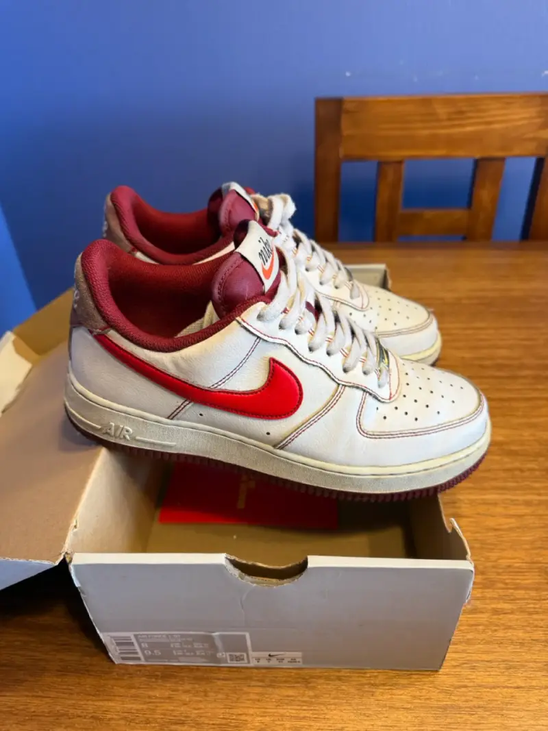 Zapatillas Nike Air Force 1 Blancas y Rojas - 1
