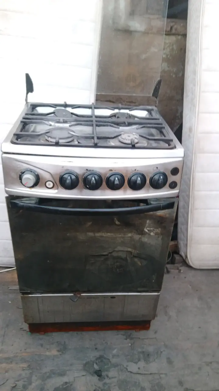 Cocina a gas con horno de 4 quemadores - 3