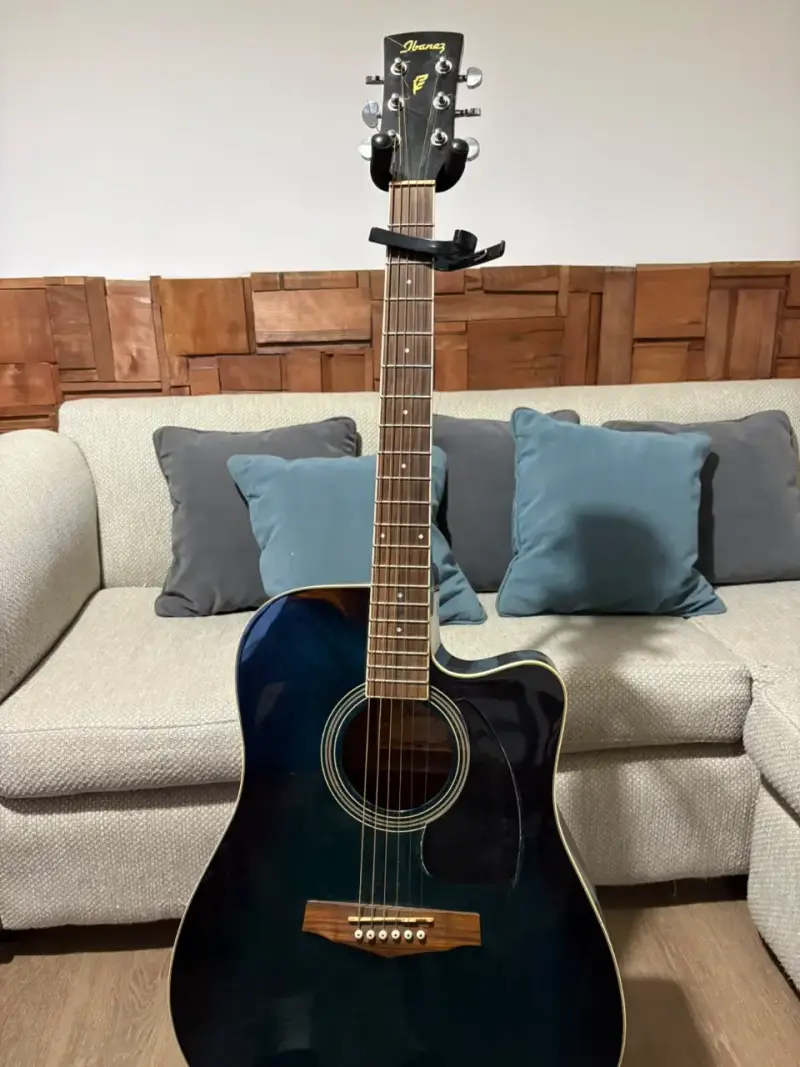 Guitarra electroacústica Ibanez negra - 2