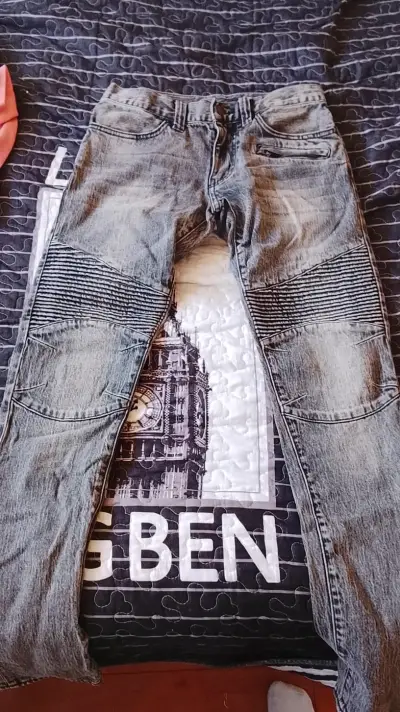 Jeans Armani Exchange para hombre con diseño moderno - miniatura 1