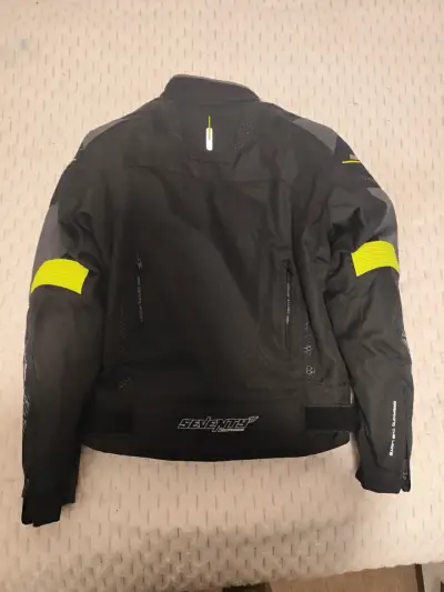 Chaqueta de moto negra nueva - miniatura 1