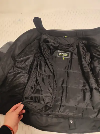 Chaqueta de moto negra nueva - miniatura 3