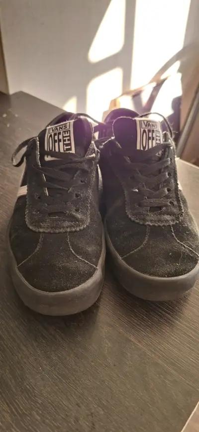 Zapatillas Vans negras de gamuza numero 37 - miniatura 1