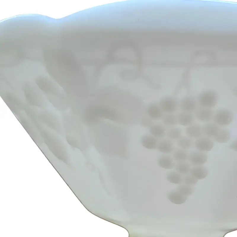 Frutero Milk Glass Anchor Hocking Grape and Leaves - 3