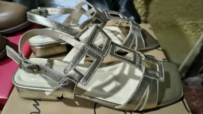 Sandalias de cuero Giani Da firenze doradas - miniatura 1