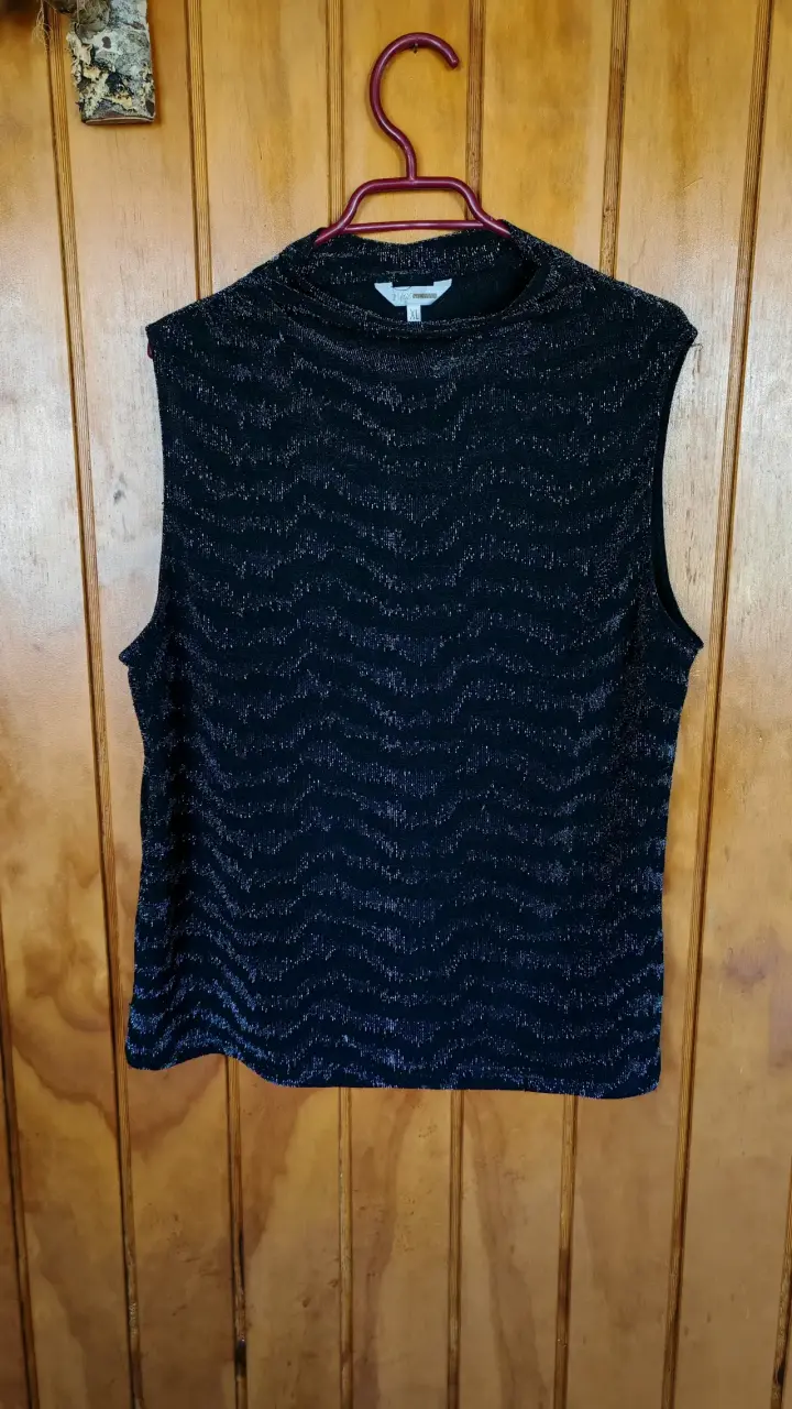 Polera sin mangas negra con brillo para mujer - 2