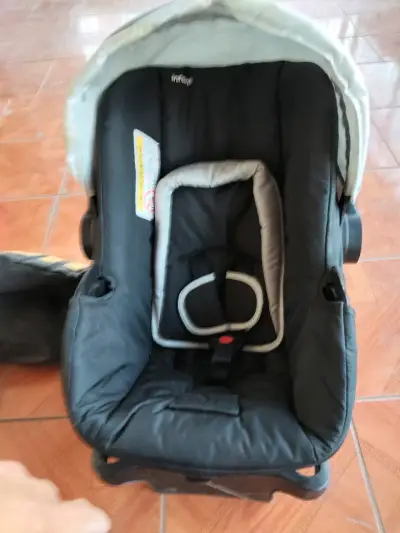 Silla de Auto para Bebé Infanti Negra - miniatura 3