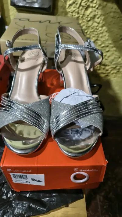 Sandalias plateadas de tacón Weide talla 38 - miniatura 1