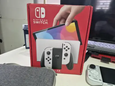 Nintendo Switch OLED con accesorios - miniatura 5