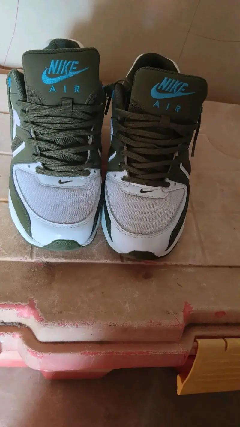 Zapatillas deportivas Nike Air verde y blanco - 1