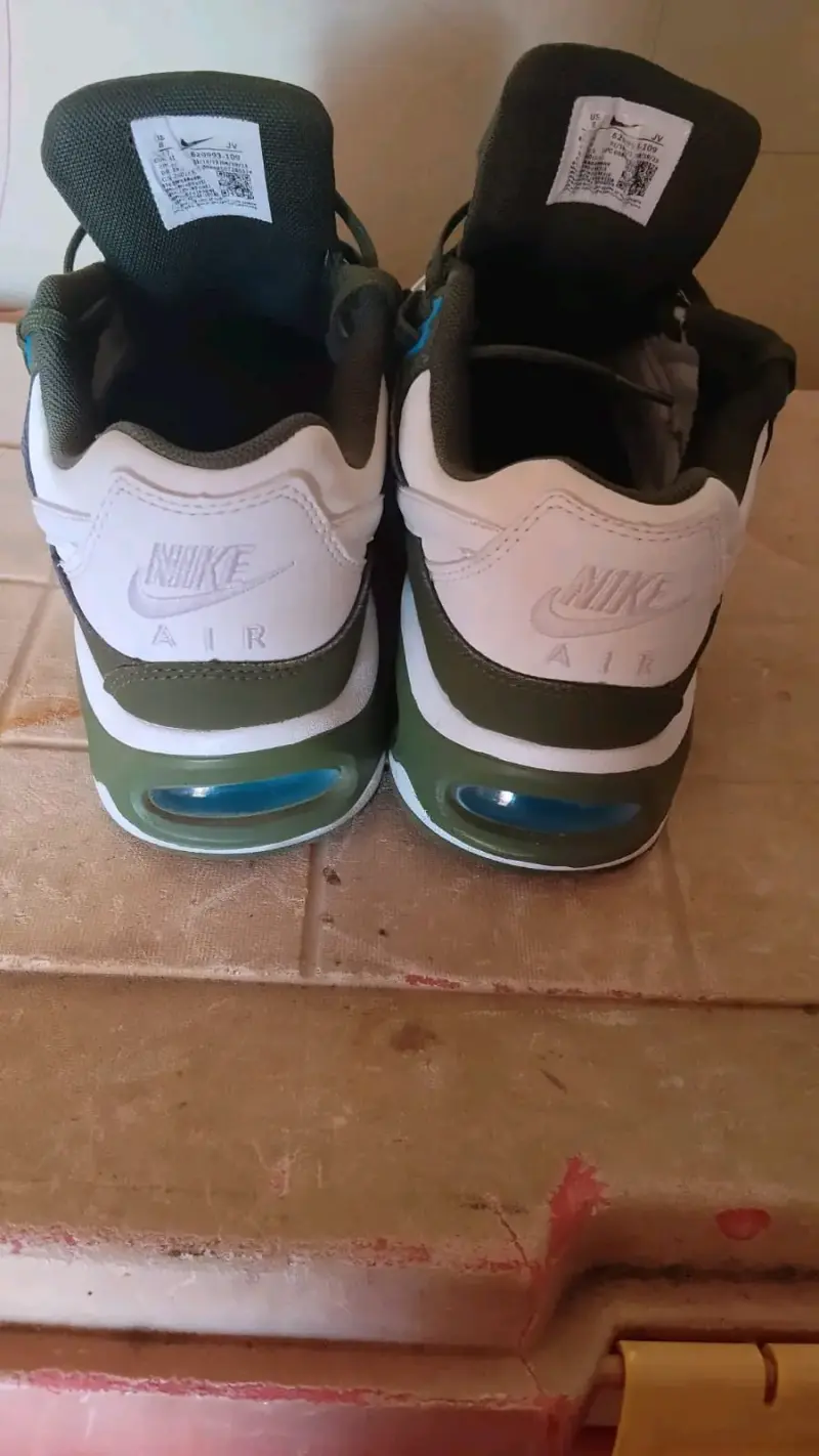 Zapatillas deportivas Nike Air verde y blanco - 3