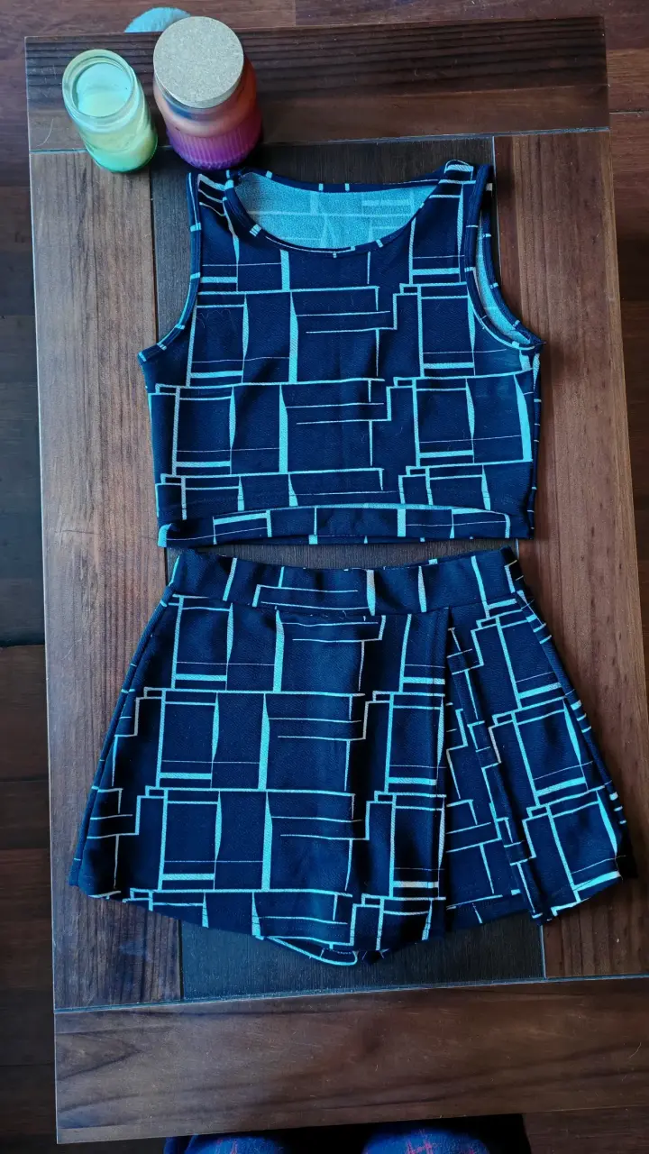 Conjunto de dos piezas estampado negro