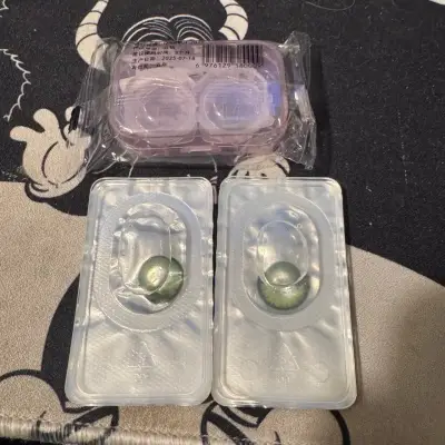 Lentes de contacto de color verde - miniatura 1