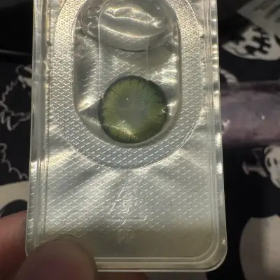 Lentes de contacto de color verde - miniatura 2