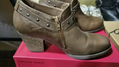 Botines de cuero marrón  Bruno Rossi - miniatura 2
