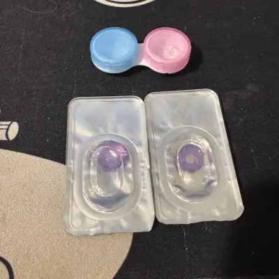 Lentes de contacto cosméticos color violeta - miniatura 1