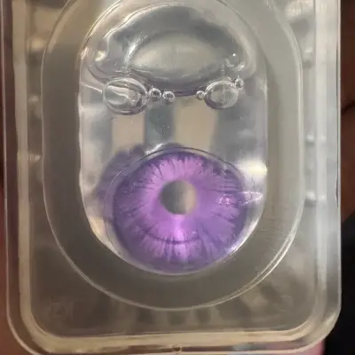 Lentes de contacto cosméticos color violeta - miniatura 2