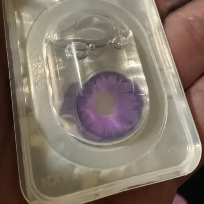 Lentes de contacto cosméticos color violeta - miniatura 3