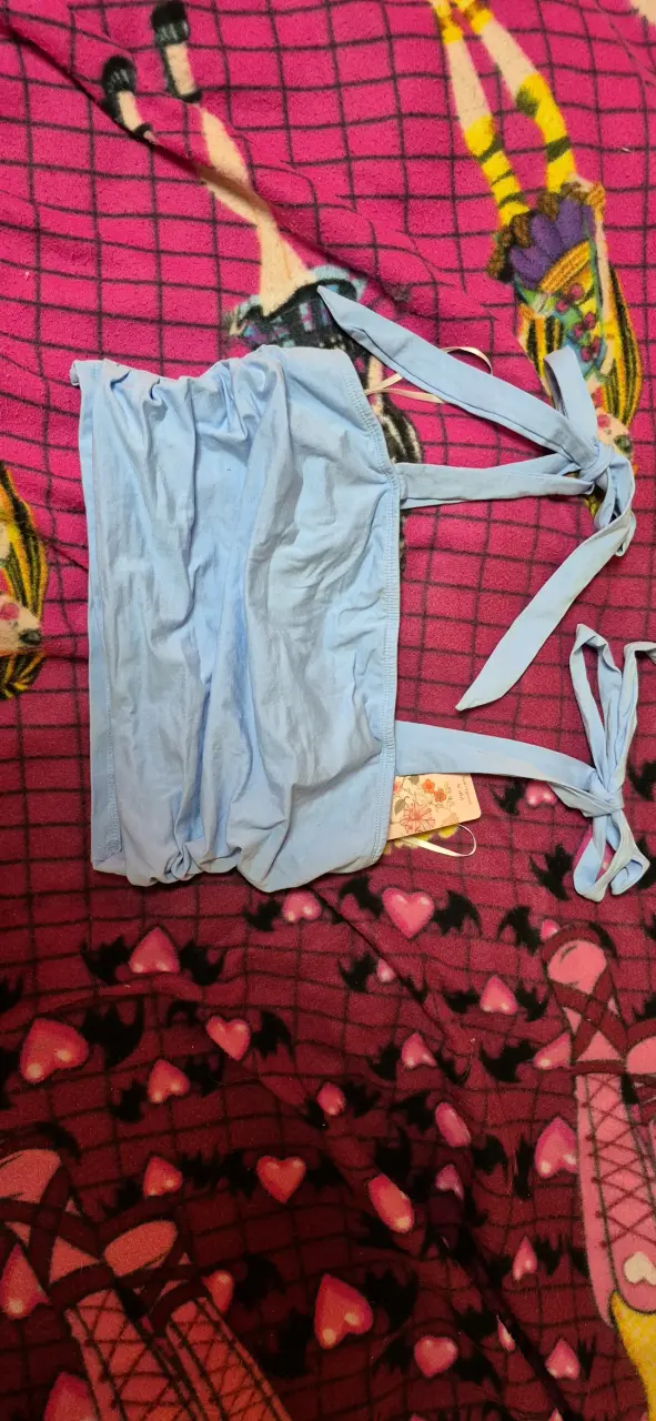 Top azul claro Shein con tirantes