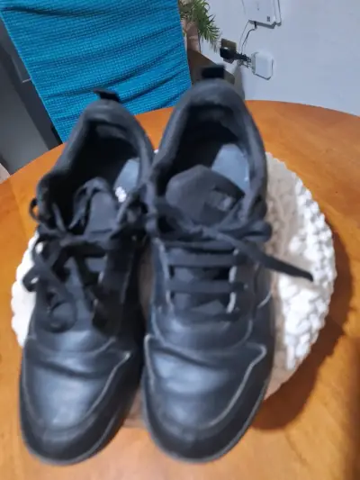 Zapatillas deportivas negras Adidas en buen estado - miniatura 3