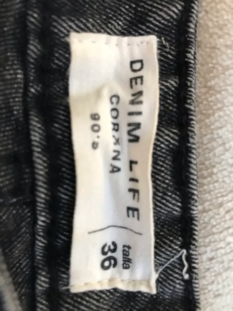 Jeans grises desgastados - 4