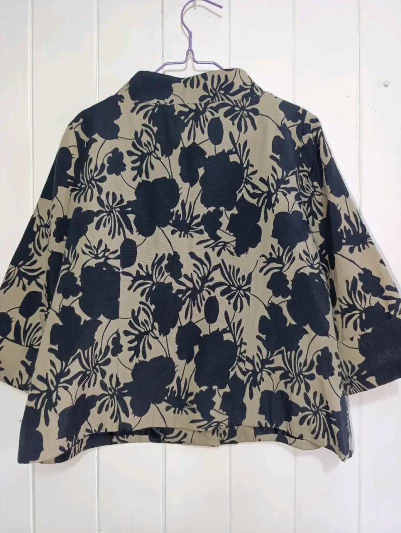 Chaqueta de mujer con estampado floral - 2