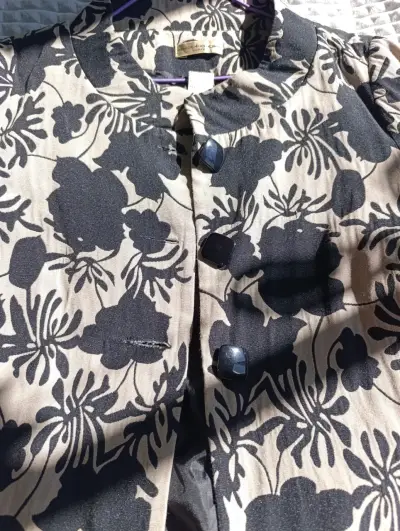 Chaqueta de mujer con estampado floral - miniatura 3