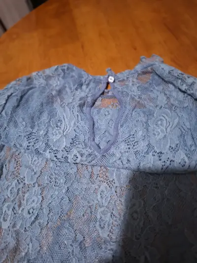 Blusa de encaje azul para mujer - miniatura 1