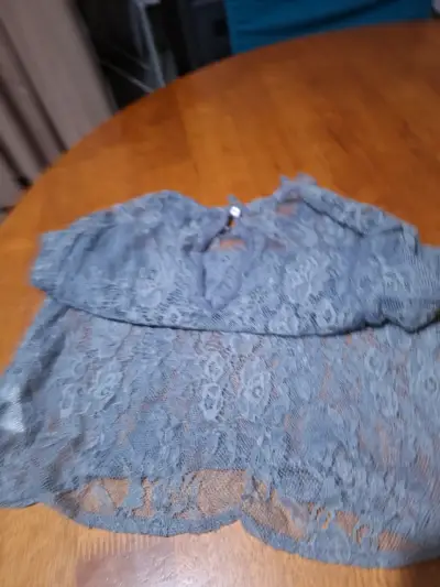 Blusa de encaje azul para mujer - miniatura 3