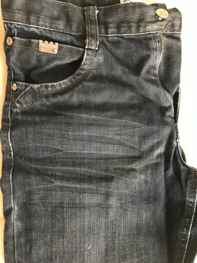 Jeans azul oscuro de calidad - miniatura 2