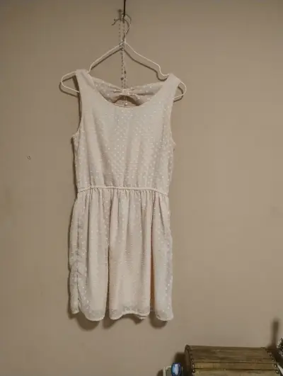 Vestido beige sin mangas H&M con diseño de lazo - miniatura 1