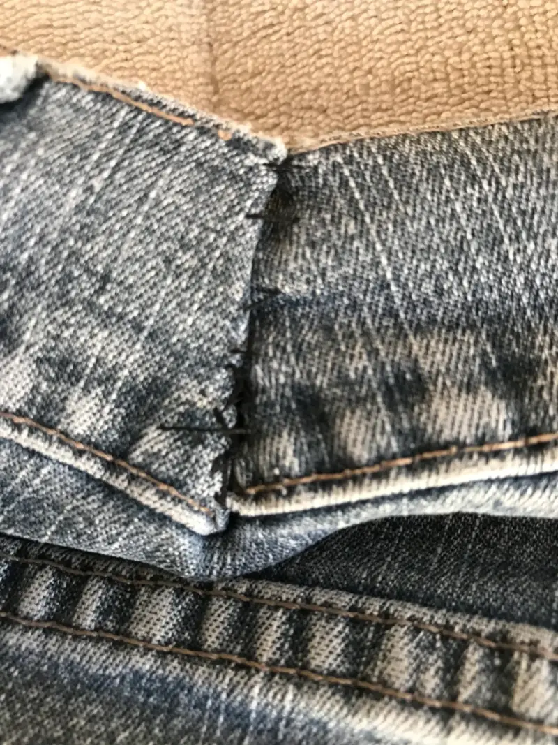Jeans low-rise con diseño de desgaste - 3