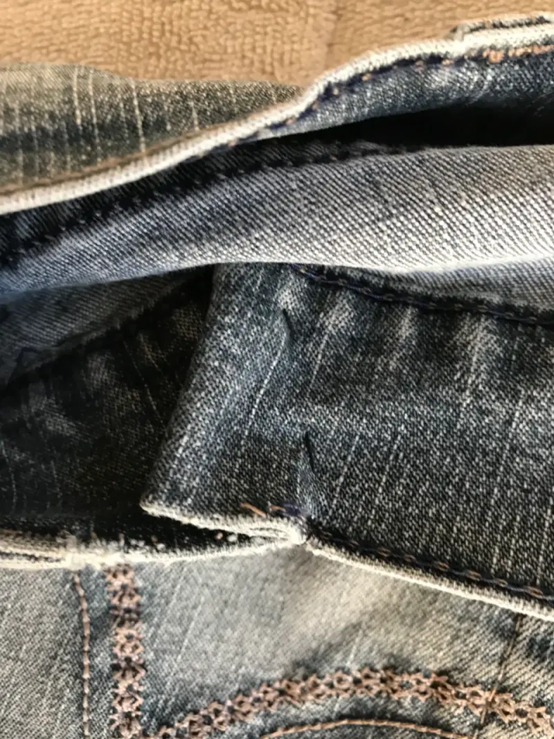 Jeans low-rise con diseño de desgaste - 4