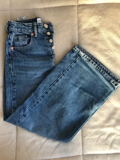 Jeans de mujer Zara con botones - miniatura 1