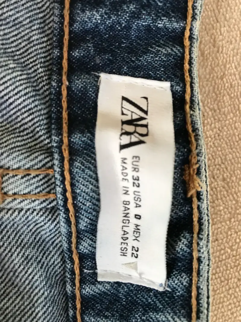 Jeans de mujer Zara con botones - 4