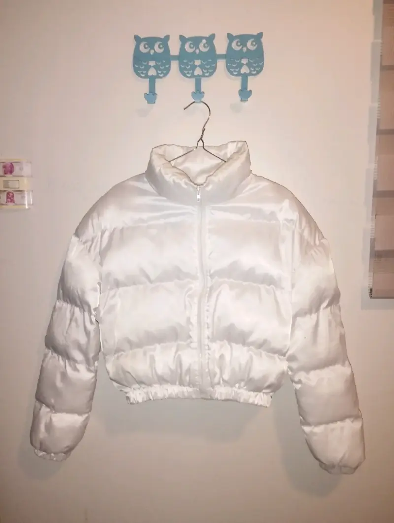Chaqueta puffer cropped blanca