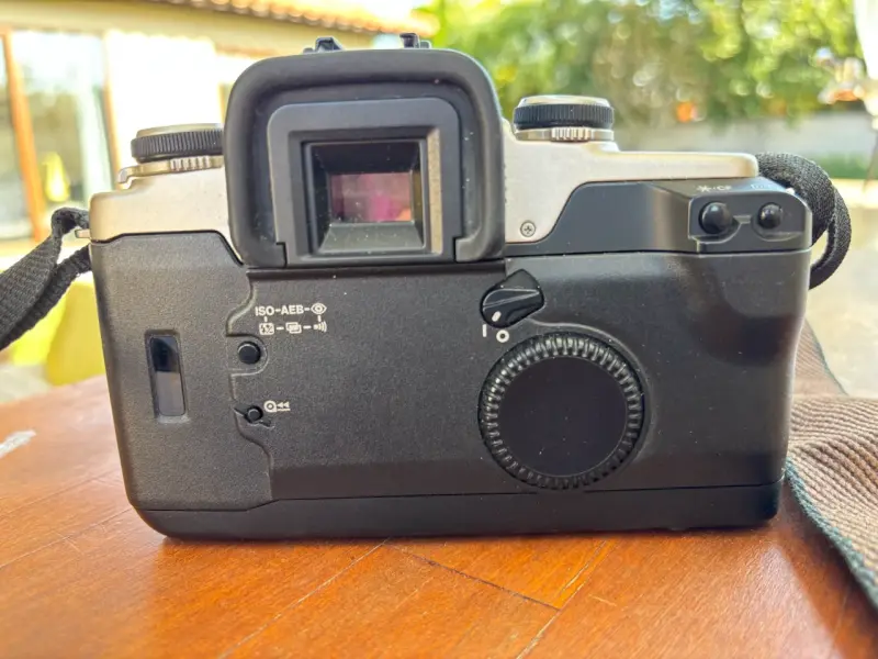 Cámara Réflex Analógica Canon EOS Elan II con Teleobjetivo - 3