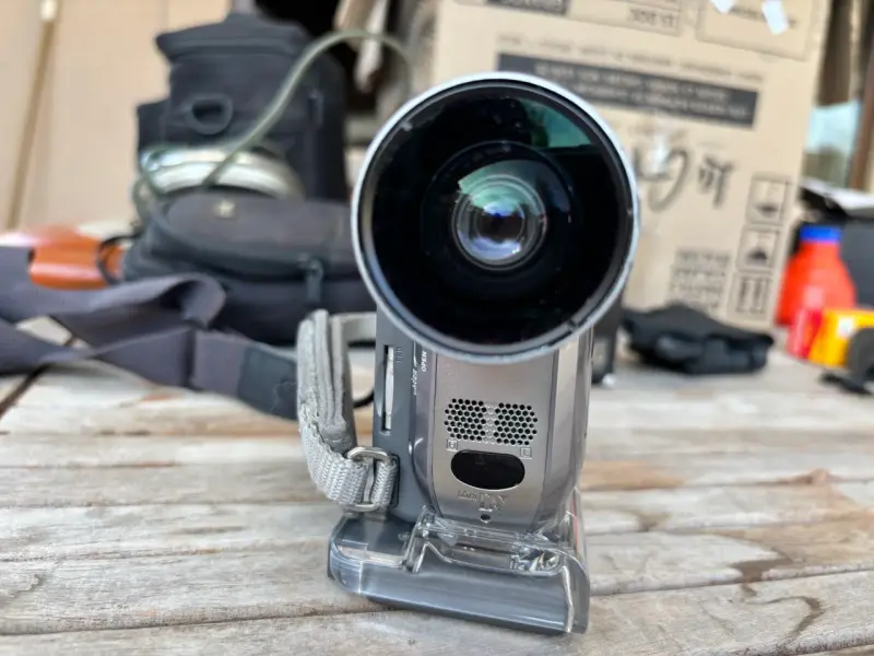 Filmadora Sony Handycam con lente Carl Zeiss - 3