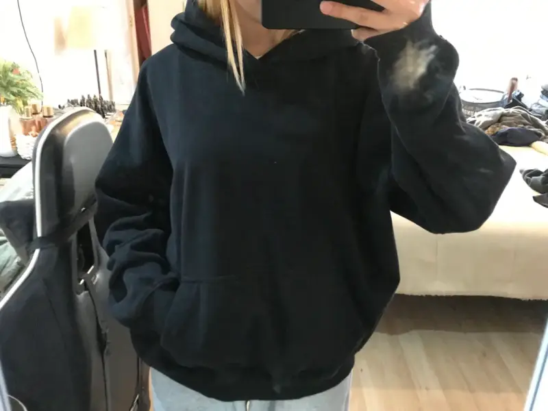 Polerón negro con capucha unisex - 1