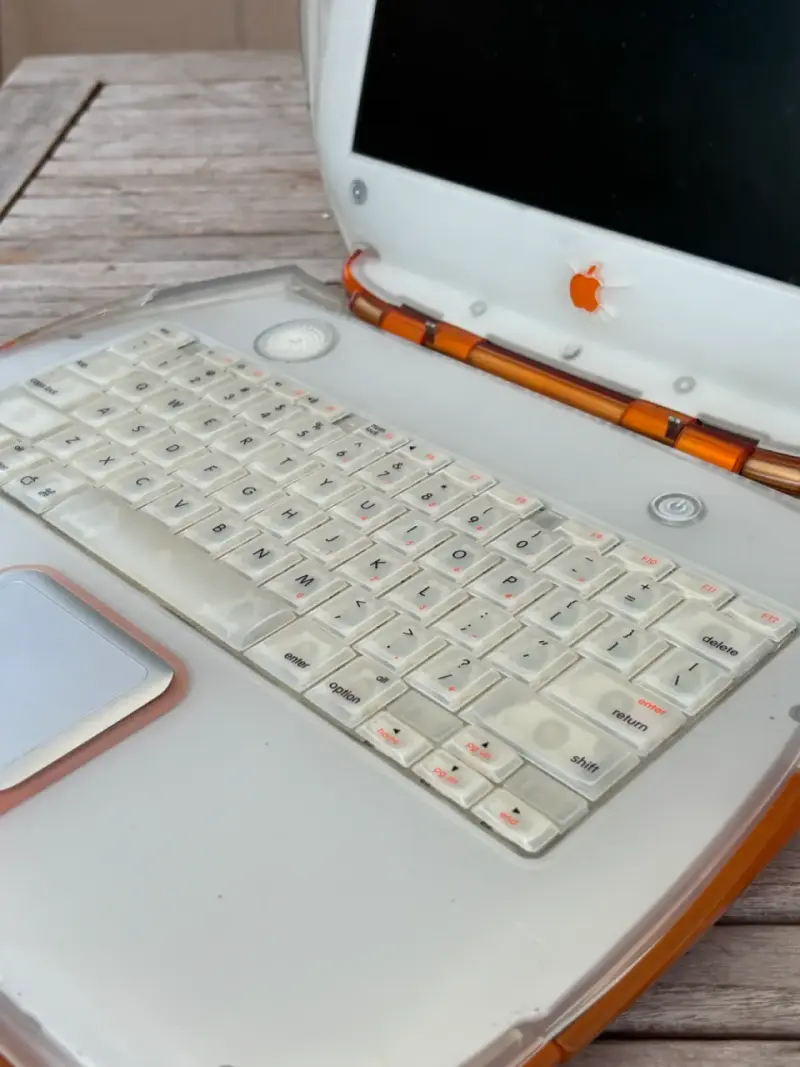 iBook G3 Clamshell Naranja para Colección - 4