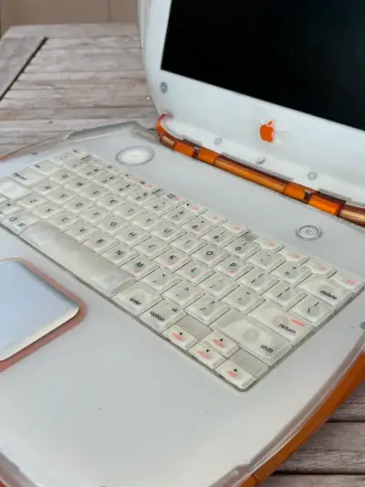 iBook G3 Clamshell Naranja para Colección - miniatura 4