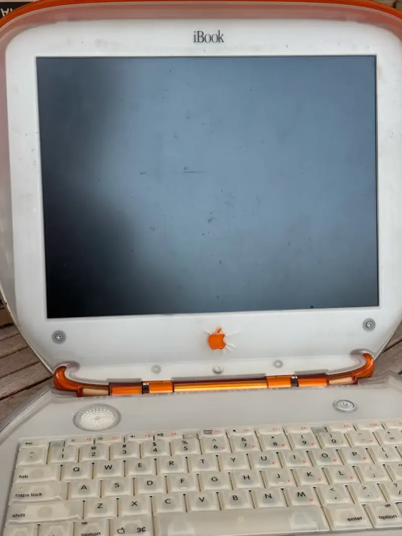 iBook G3 Clamshell Naranja para Colección - 5