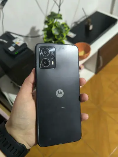 Motorola G13 128GB excelente estado - miniatura 1