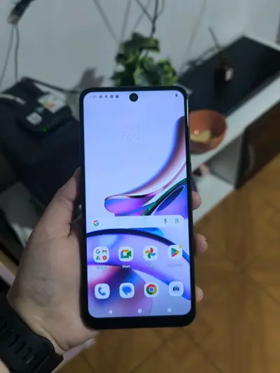 Motorola G13 128GB excelente estado - miniatura 3